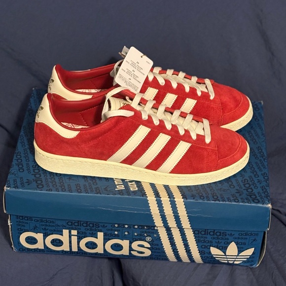 Brand New Adidas Classic Red and White Jabbar Box has a few scratches - Picture 5 of 6